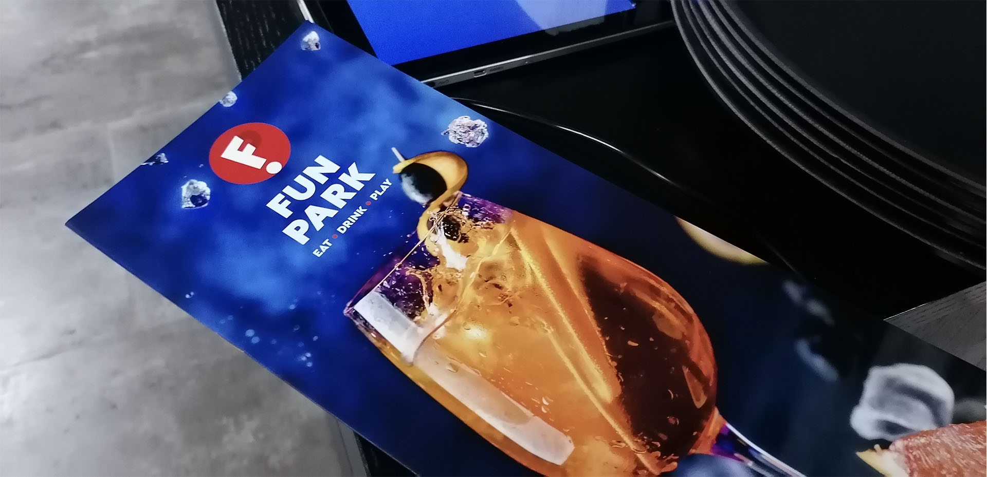 Игровой развлекательный центр FUN PARK. Разработка логотипа и брендбука меню для бара Fun Park